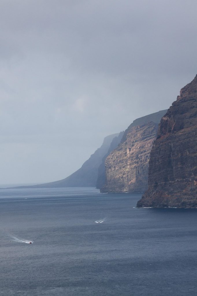 Nedelja na Tenerifima: iz beogradske magle u večno proleće 1 Litice Los Gigantes na zapadnoj obali Tenerifa
